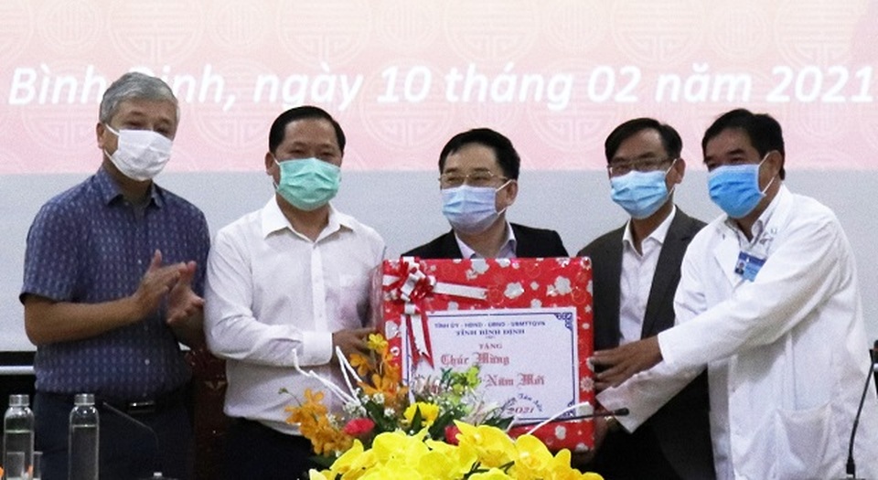 Bác sĩ xác định không nghỉ Tết - 1 Bác sĩ xác định không nghỉ Tết - 1