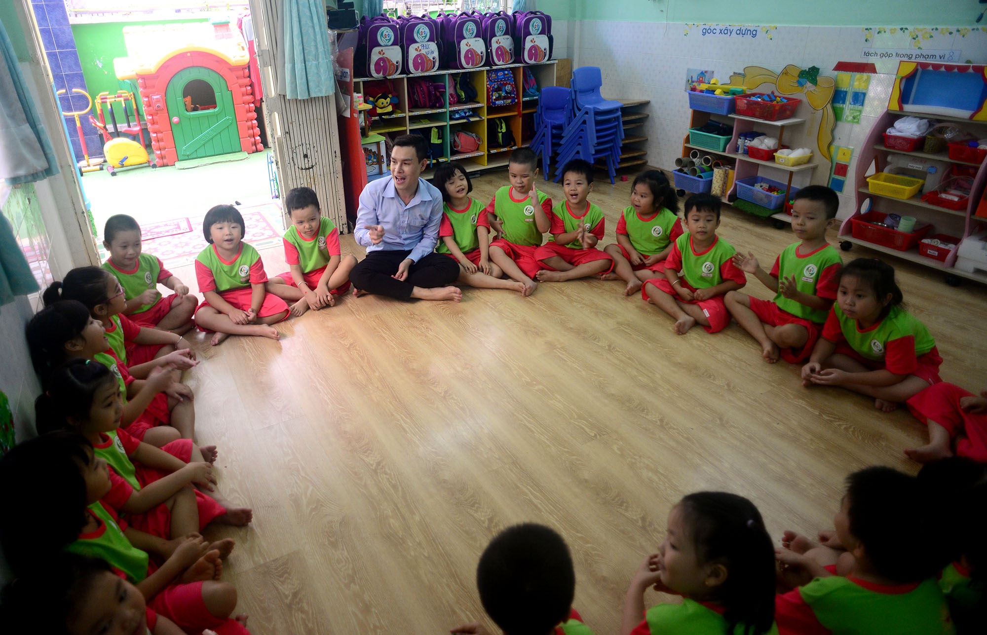 Câu chuyện vượt định kiến về nghề của thầy … “nuôi dạy trẻ” - 1