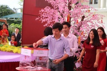 Thầy trò chung tay giúp học sinh nghèo đón Tết