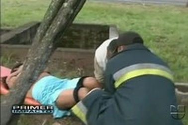 Hy hữu người phụ nữ sinh con trên lề đường