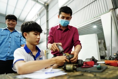 Điểm chuẩn năng lực ngành công nghệ kỹ thuật ô tô một trường CĐ lên đến 700