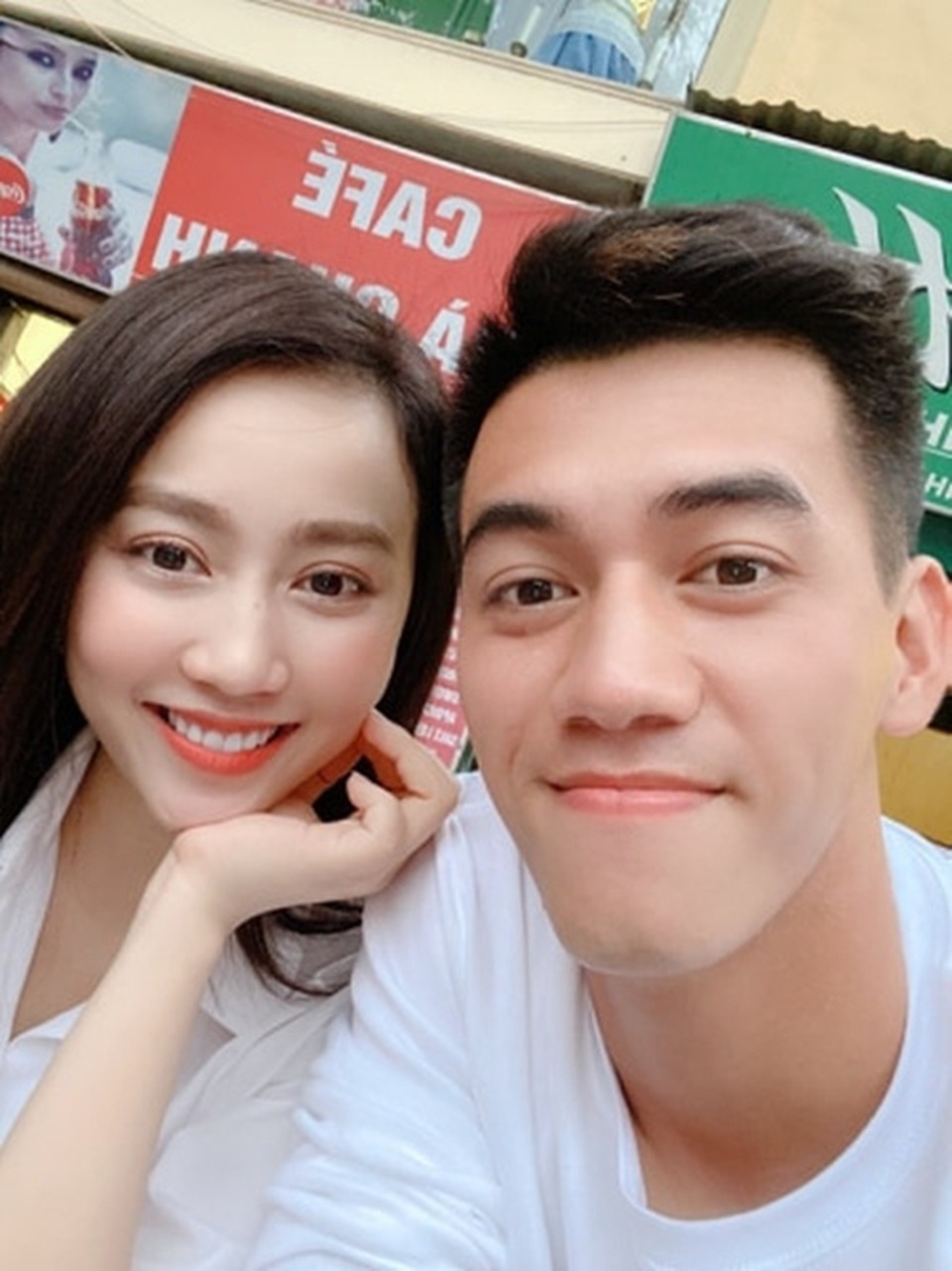 Hồng Loan: “Không có chuyện tôi với Tiến Linh không nhìn mặt nhau nữa” - 3 Hồng Loan: “Không có chuyện tôi với Tiến Linh không nhìn mặt nhau nữa” - 3