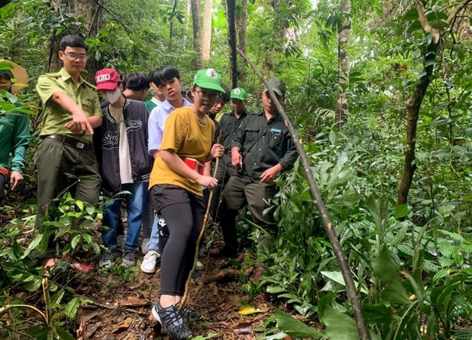 Đưa các đoàn học sinh đi tham quan, trải nghiệm