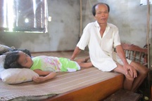 Mang hai căn bệnh quái ác, bé 7 tuổi mong một phép màu