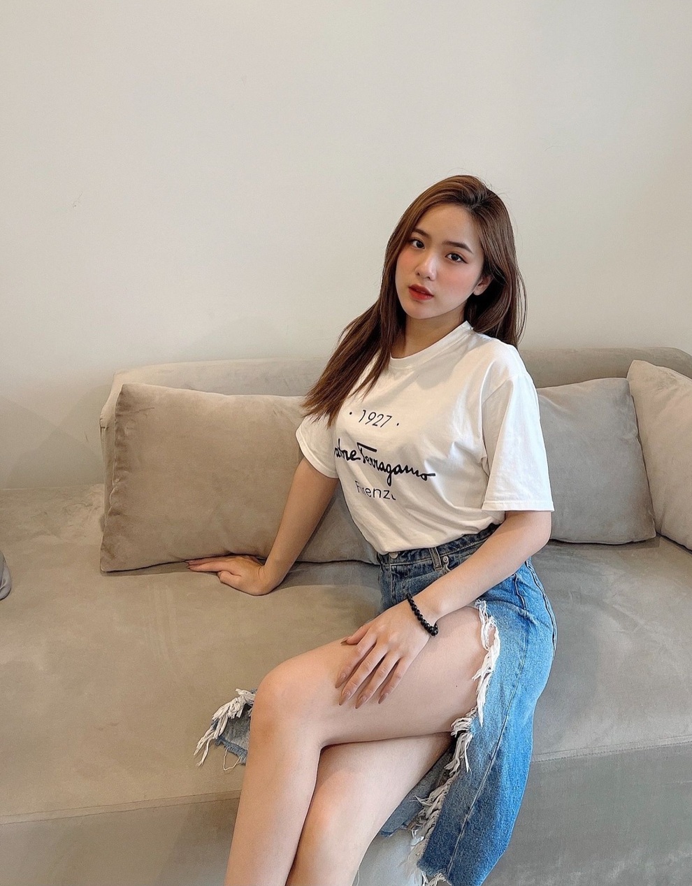 Lạ lùng hot girl rất xinh nhưng chẳng bao giờ cười khi chụp ảnh vì... tự ti - 7 Lạ lùng hot girl rất xinh nhưng chẳng bao giờ cười khi chụp ảnh vì... tự ti - 7