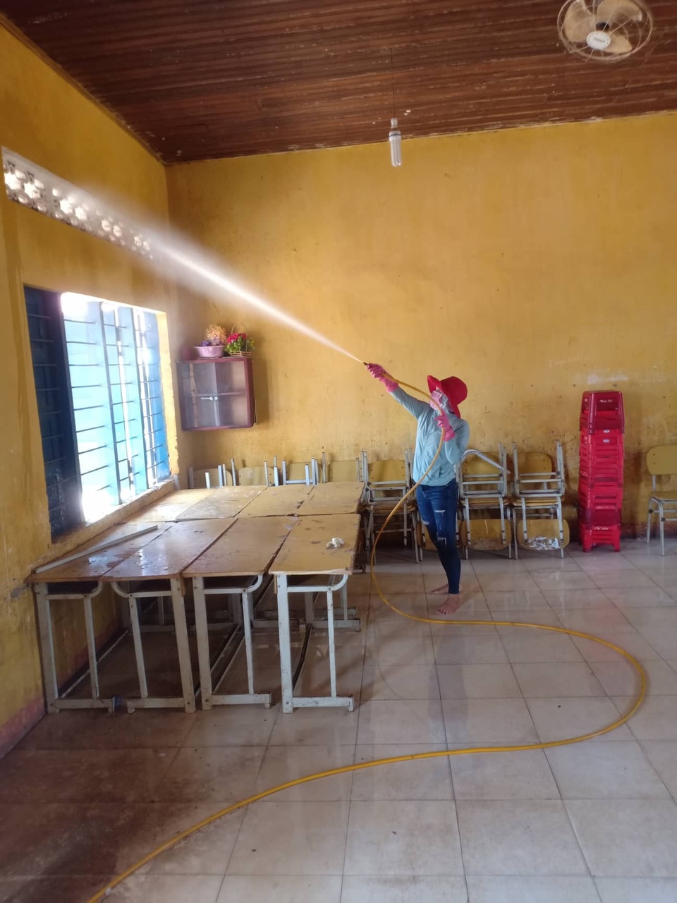 Bình Định, Huế, Đắk Lắk, Cà Mau, Đồng Nai, Gia Lai: HS THPT đi học từ 2/3 - 3 Bình Định, Huế, Đắk Lắk, Cà Mau, Đồng Nai, Gia Lai: HS THPT đi học từ 2/3 - 3