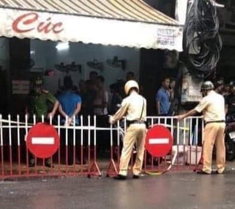 Giang hồ bị bắn gục trong quán trà - 2 Giang hồ bị bắn gục trong quán trà - 2