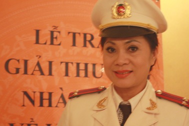 Hương Dung "Chạy án" và cú sốc vỡ nợ