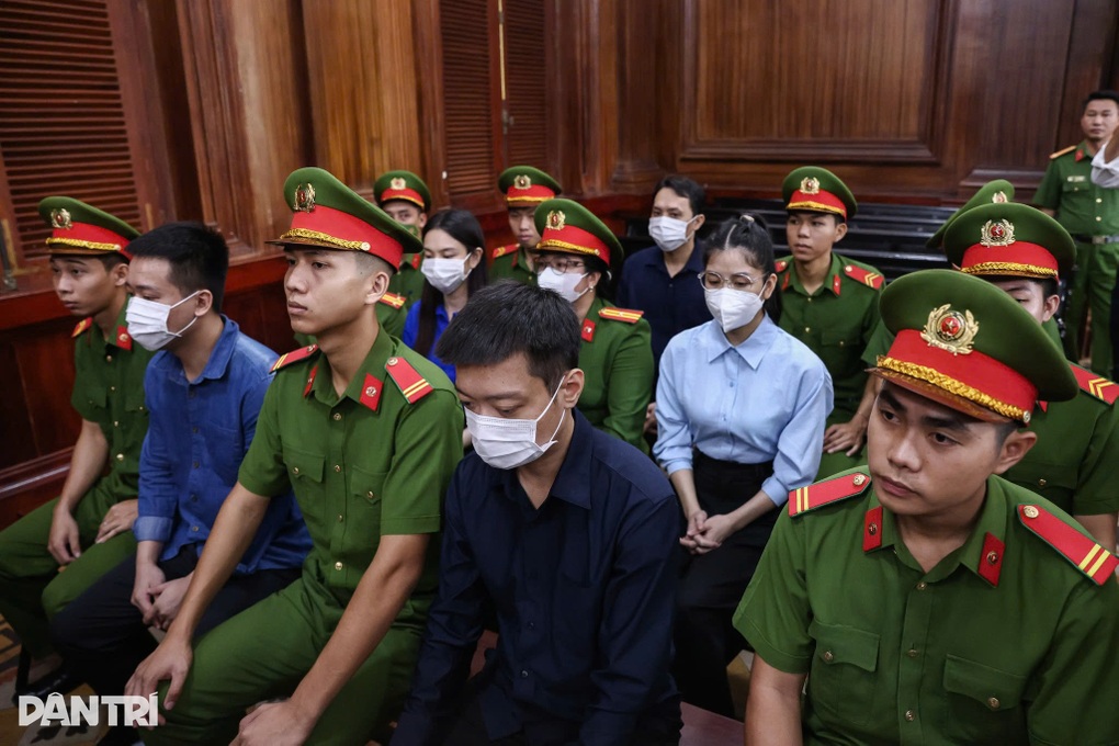 Đề nghị phạt Hoa hậu Thùy Tiên, Quang Linh Vlogs 2 năm đến 2 năm 6 tháng tù - 2