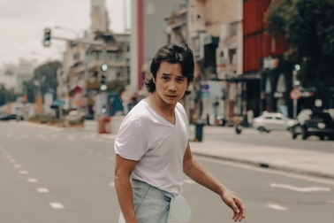 Nhà tạo mẫu Việt tại Mỹ đi tour cắt tóc miễn phí khắp thế giới