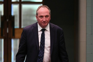 Phó Thủ tướng Australia dương tính với với SARS-CoV-2 khi đang thăm Mỹ