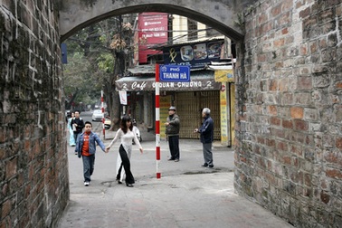 Mùng một Tết - xuân yên bình tại 5 cửa ô Hà Nội 