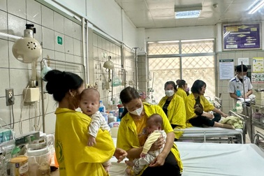 Nhiều trẻ viêm phổi, sốt virus nhập viện