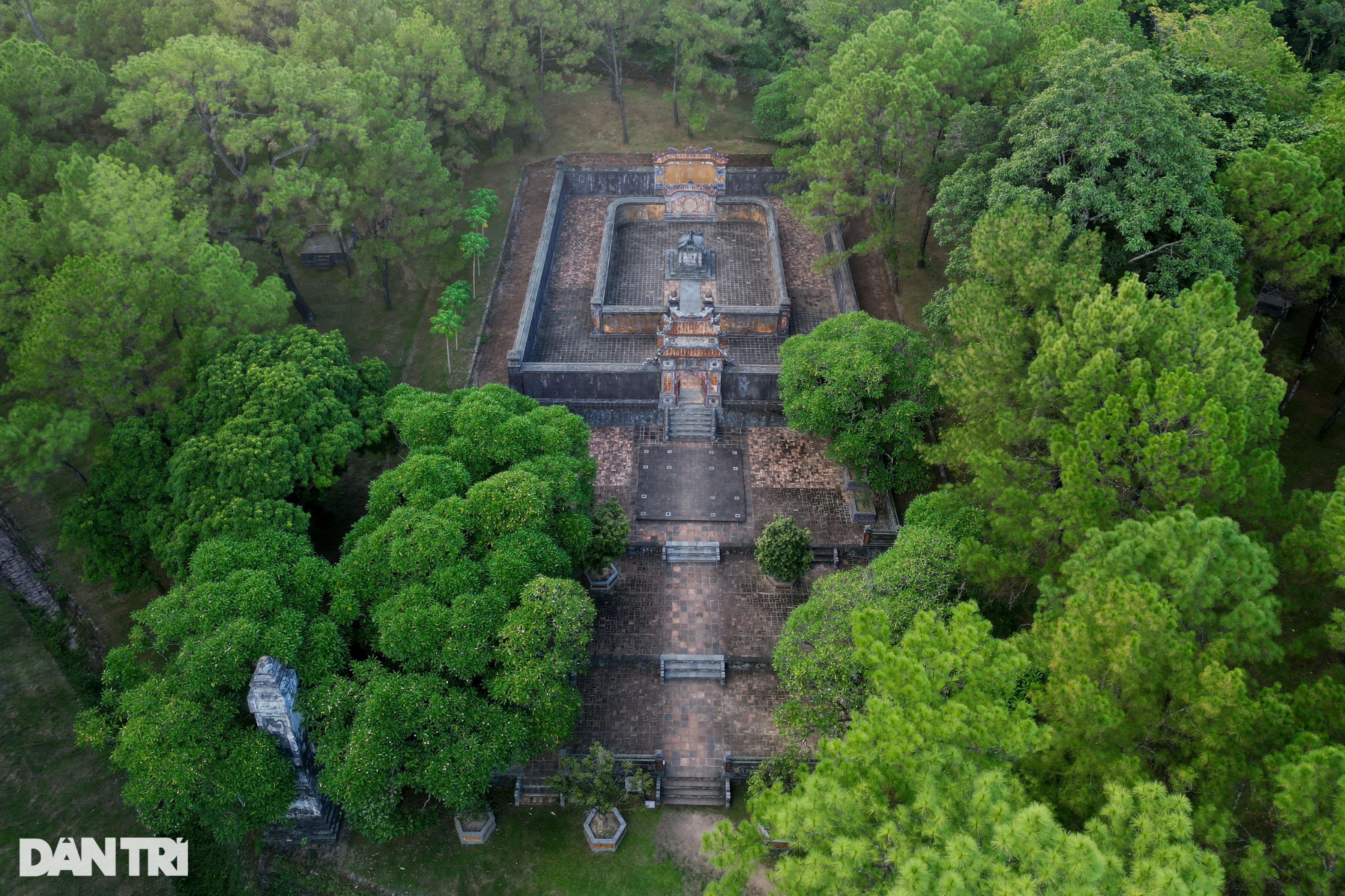 View - Nơi yên nghỉ của vua Tự Đức - vị vua nổi tiếng uyên bác của triều Nguyễn | Báo Dân trí