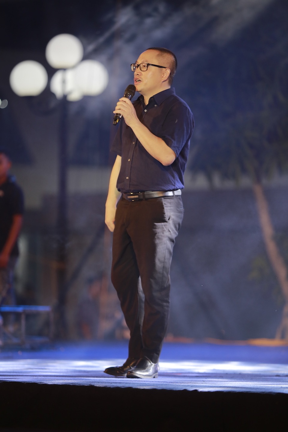 Vừa đàn vừa hát, nam sinh Quảng Bình đăng quang ngôi Quán quân Học bổng Tài năng ĐH FPT - 1