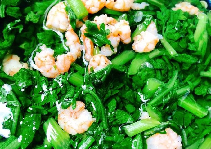 Đau đầu, ho không dứt do tiết trời chuyển lạnh đột ngột: Chuyên gia khuyên hãy bổ sung loại rau này vào bữa ăn ngay - Ảnh 2. Đau đầu, ho không dứt do tiết trời chuyển lạnh đột ngột: Chuyên gia khuyên hãy bổ sung loại rau này vào bữa ăn ngay - Ảnh 2.