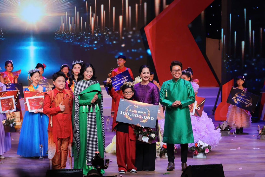 Lộ diện Quán quân cuộc thi MC nhí toàn quốc 2024 - 1 Lộ diện Quán quân cuộc thi MC nhí toàn quốc 2024 - 1