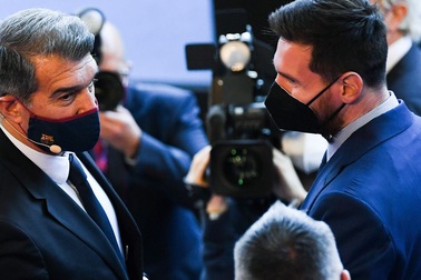 Chủ tịch Barcelona tuyên bố đanh thép, Messi cười hạnh phúc