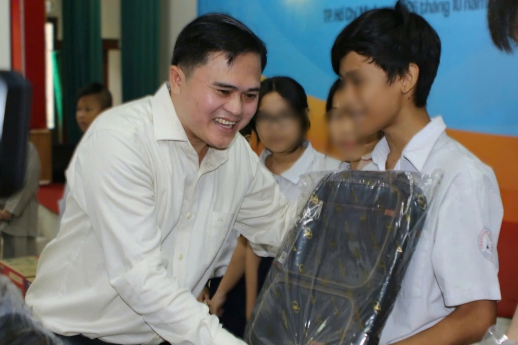 TPHCM làm giấy tờ cho 376 trẻ em có hoàn cảnh đặc biệt - 1 TPHCM làm giấy tờ cho 376 trẻ em có hoàn cảnh đặc biệt - 1