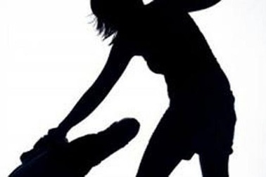 Tạm giữ người vợ nghi giết chồng rồi phi tang xuống ao