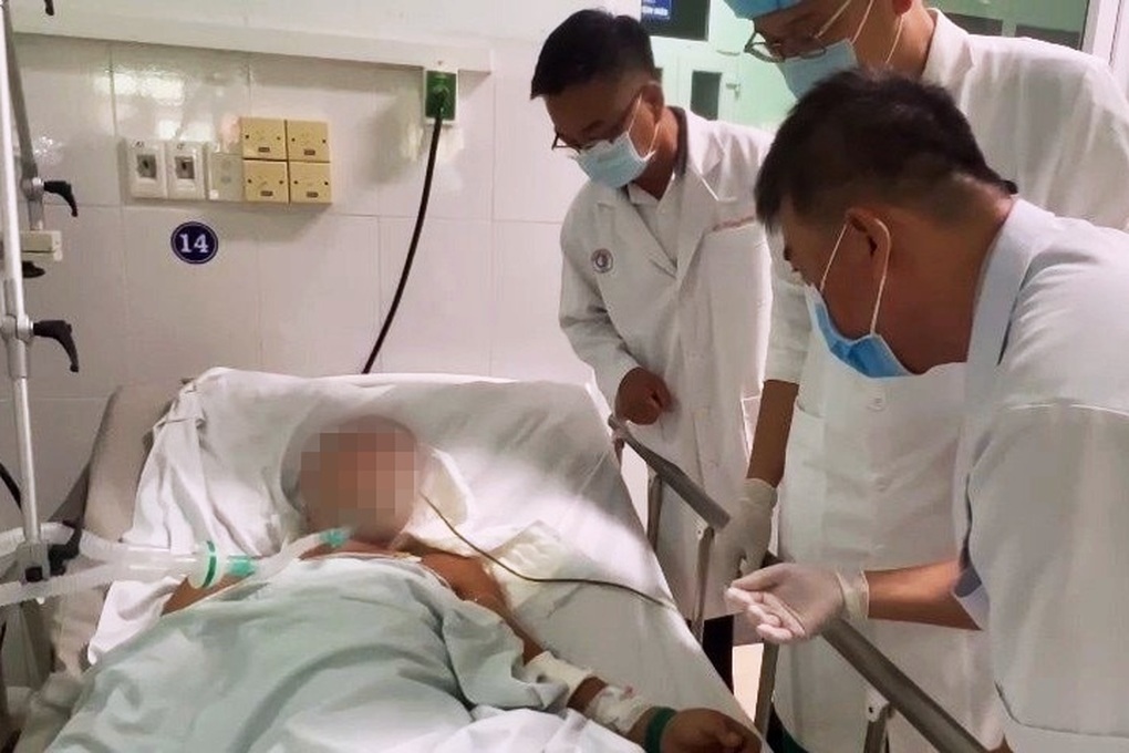 Vụ ăn cá muối ủ chua ngộ độc: Bệnh viện thiếu kháng sinh trị nhiễm khuẩn - 1 Vụ ăn cá muối ủ chua ngộ độc: Bệnh viện thiếu kháng sinh trị nhiễm khuẩn - 1