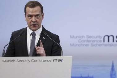 Thủ tướng Nga: Thế giới rơi vào “Chiến tranh Lạnh mới”