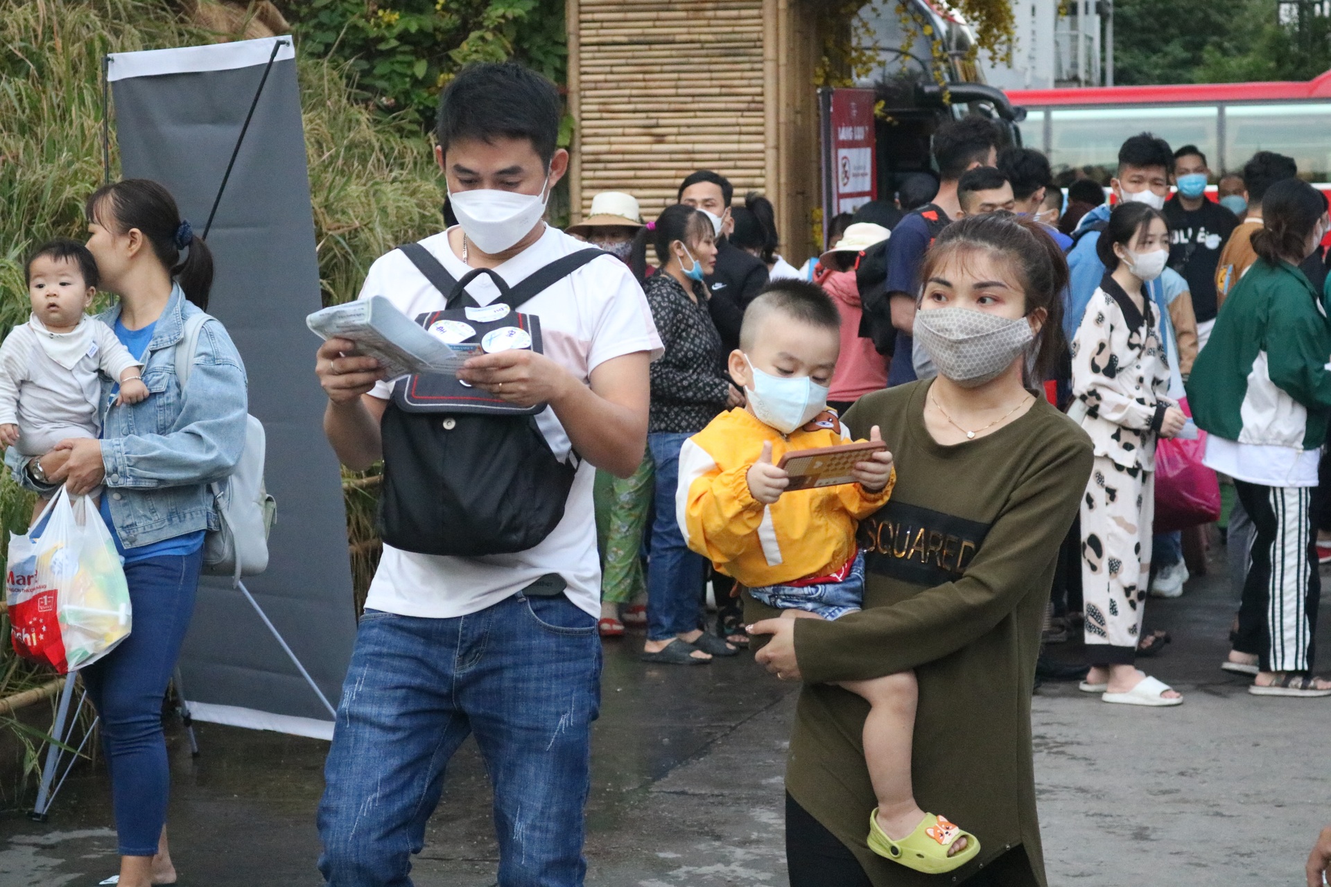Chuyến hồi hương đẫm lệ của anh bảo vệ 21 năm khát... mùi Tết quê - 7 Chuyến hồi hương đẫm lệ của anh bảo vệ 21 năm khát... mùi Tết quê - 7