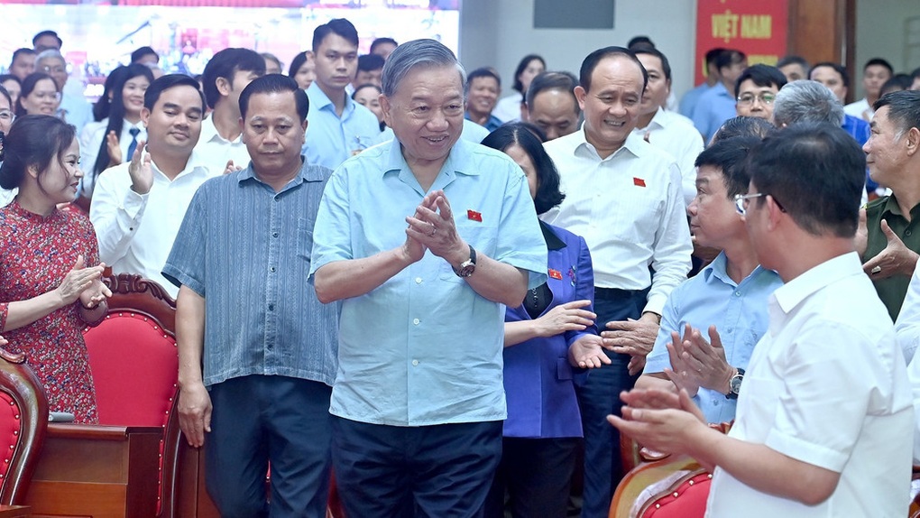 Tổng Bí thư: Tết không có tiền, hết tháng chưa lĩnh lương thì quá buồn! - 1 Tổng Bí thư: Tết không có tiền, hết tháng chưa lĩnh lương thì quá buồn! - 1