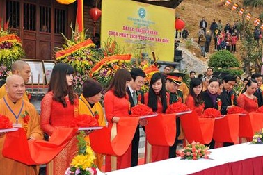 Chủ tịch nước cắt băng khánh thành chùa Phật tích Trúc lâm Bản Giốc