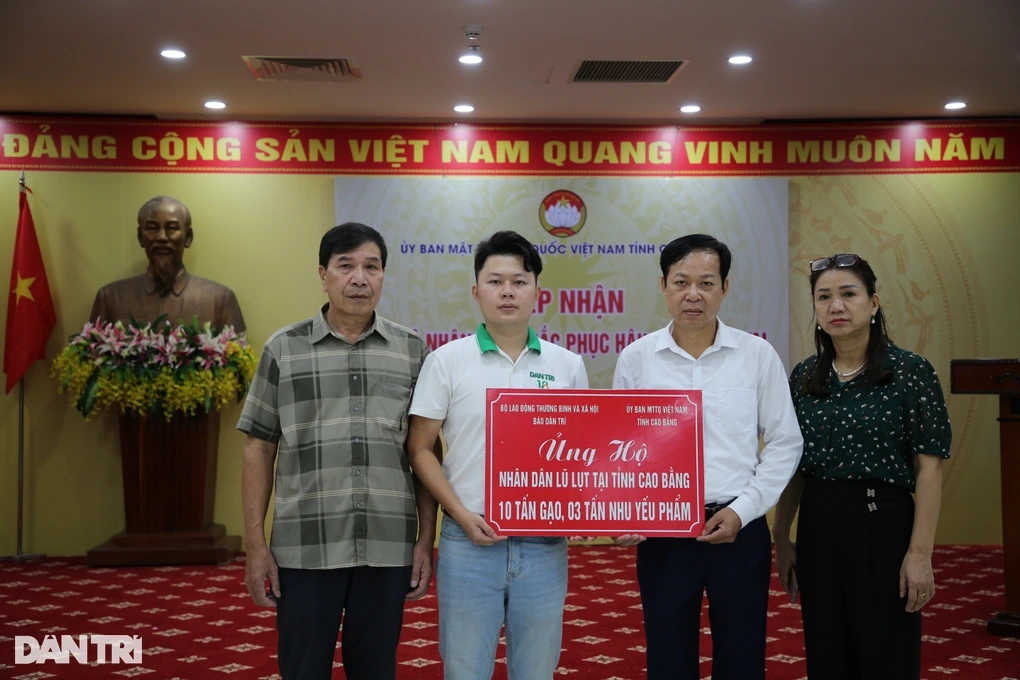 View - Bạn đọc Dân trí góp yêu thương hướng về vùng lũ | Báo Dân trí