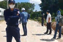 Người của Tập đoàn Đèo Cả lao ra chặn xe, cản trở phóng viên tác nghiệp