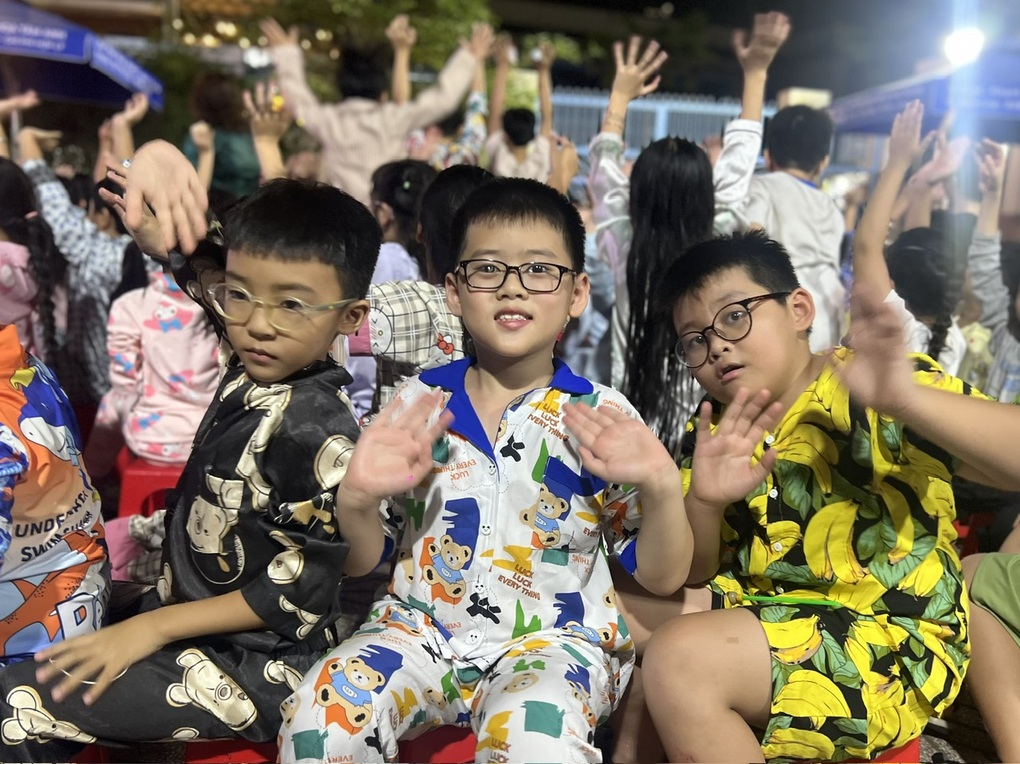 Cho trò mặc pyjama, ngủ lại trường, hiệu trưởng chia sẻ lý do... bất ngờ - 3 Cho trò mặc pyjama, ngủ lại trường, hiệu trưởng chia sẻ lý do... bất ngờ - 3