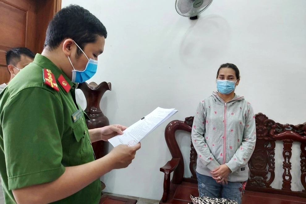 Bắt giam 2 đối tượng cho vay lãi suất cắt cổ hơn 360% - 1 Bắt giam 2 đối tượng cho vay lãi suất cắt cổ hơn 360% - 1