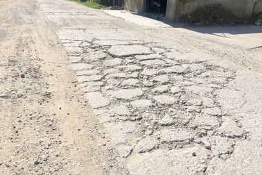 Quảng Bình: Dân khốn khổ vì con đường huyết mạch xuống cấp nghiêm trọng