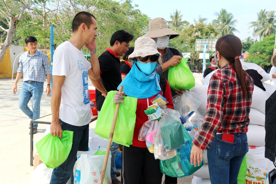 Thêm một “ATM gạo” cho người khó khăn tại Hội An - 8 Thêm một “ATM gạo” cho người khó khăn tại Hội An - 8