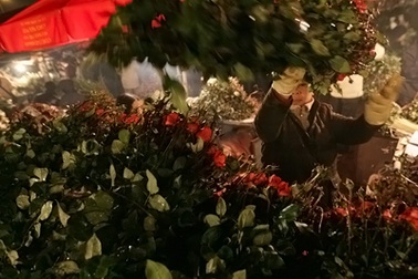 Chợ hoa đêm cuối năm