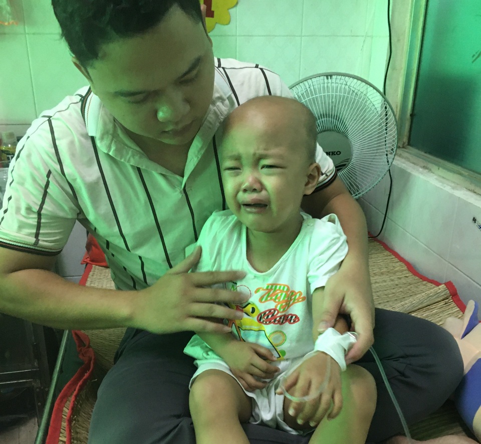 Người cha nghèo mang nhà đi cầm cố cầu xin bạn đọc cứu con trai 3 tuổi - 6 Người cha nghèo mang nhà đi cầm cố cầu xin bạn đọc cứu con trai 3 tuổi - 6