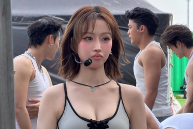 Ca sĩ MIN tái xuất sau 3 năm "ở ẩn", hình ảnh gợi cảm tuổi 37 gây chú ý