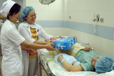 "Nên để các cặp vợ chồng có quyền tự quyết định số con"