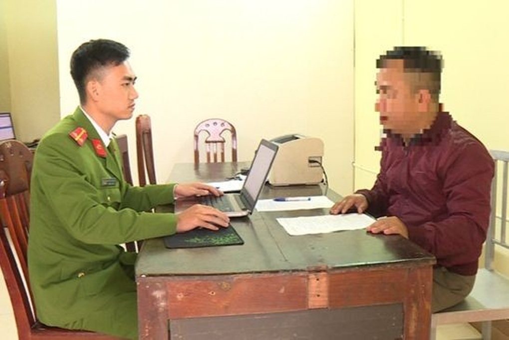 Xử phạt nhân viên bớt xén tiền công đức đền Ông Hoàng Mười - 1 Xử phạt nhân viên bớt xén tiền công đức đền Ông Hoàng Mười - 1