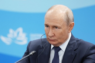 Ông Putin cảnh báo đanh thép Ukraine sau tuyên bố “đóng” không phận Nga