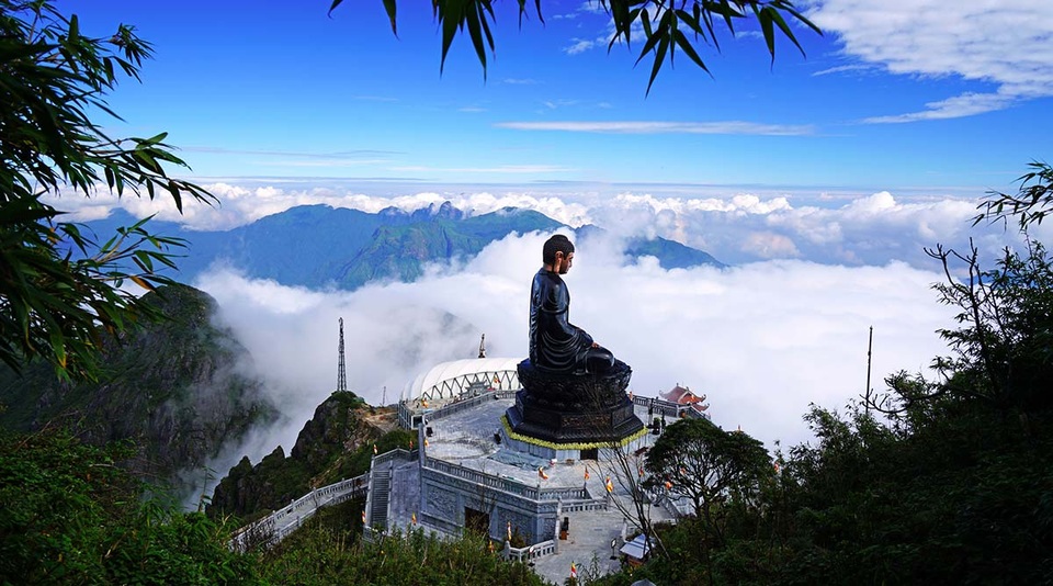 Du xuân vùng núi Tây Bắc, không thể bỏ qua những điểm đến tâm linh này - 2 Du xuân vùng núi Tây Bắc, không thể bỏ qua những điểm đến tâm linh này - 2