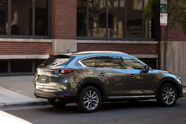 Nhiều mẫu xe giảm giá kịch sàn trong tháng 5, kèm khuyến mãi