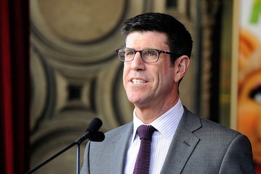 Chủ tịch hãng phim Walt Disney từ chức 