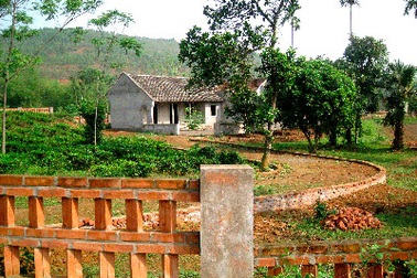 “Quả bóng” đất Ba Vì xì hơi