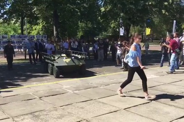 Ukraine bất ngờ trình làng robot chiến đấu