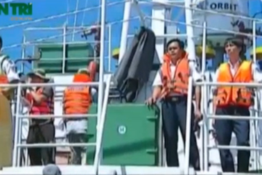 Chuyện tình cảm động của người lính cảnh sát biển có vợ bị ung thư