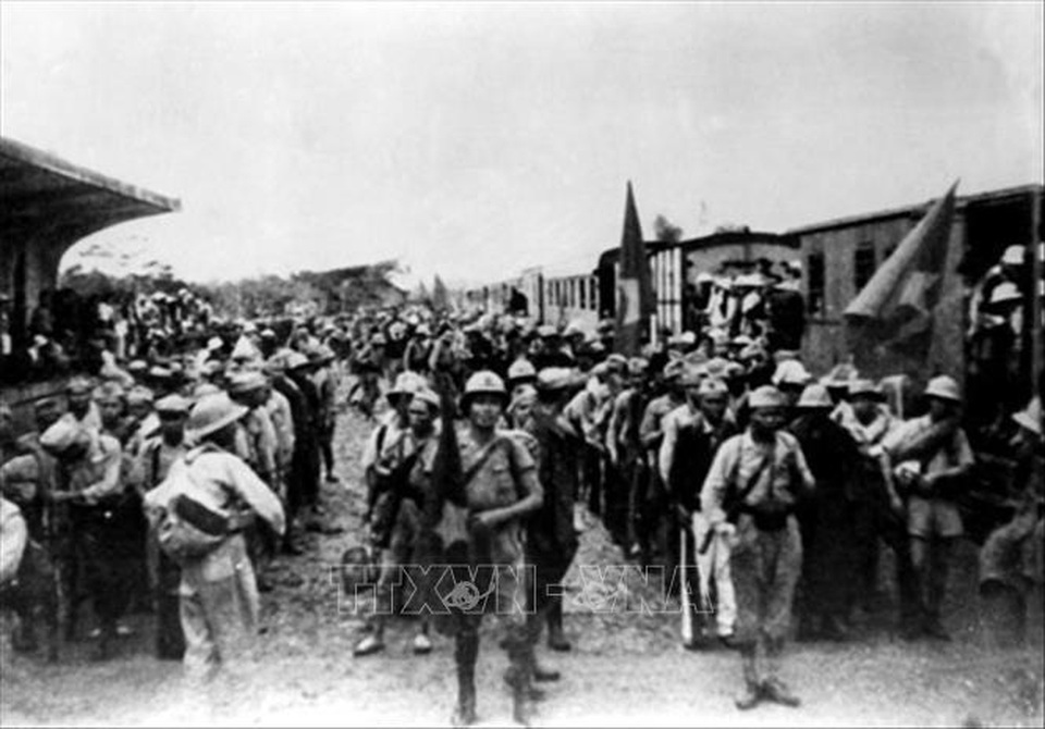 Xem lại những hình ảnh thời khắc trọng đại của lịch sử dân tộc - 1