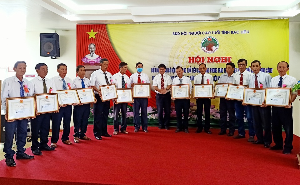 Bạc Liêu: Tấm lòng người cao tuổi được đặt cả tên cầu, đường Phụ Lão - 2 Bạc Liêu: Tấm lòng người cao tuổi được đặt cả tên cầu, đường Phụ Lão - 2