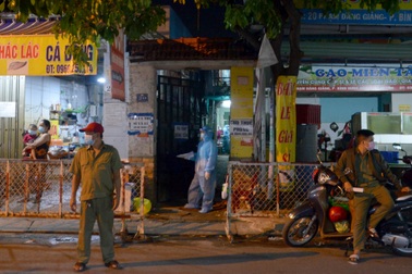TPHCM: Giám sát 99 người liên quan 2 ca Covid-19 ngoài cộng đồng